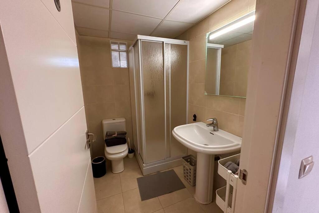 Atico Puerto Marina 2 Hab Con Piscina, 500M De La Plata Leilighet Torremolinos Eksteriør bilde